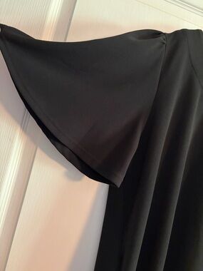 JODIFL Black Long-Sleeve Flutter Dress